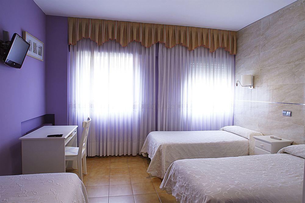 Hostal Los Angeles Madrid Buitenkant foto