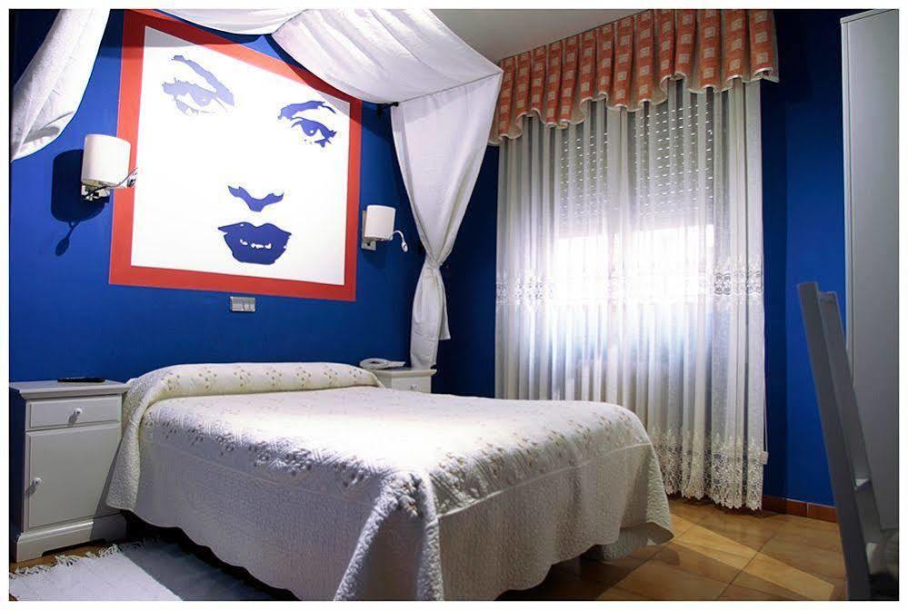 Hostal Los Angeles Madrid Buitenkant foto