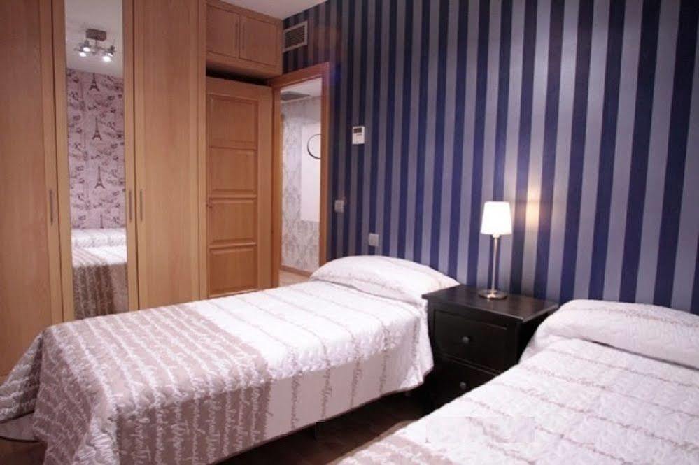 Hostal Los Angeles Madrid Buitenkant foto